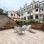 Comedia By Suites Alla Maddalena